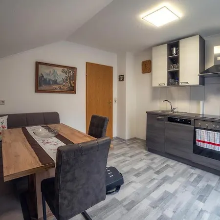 Hubner 1 Am Flattachberg *